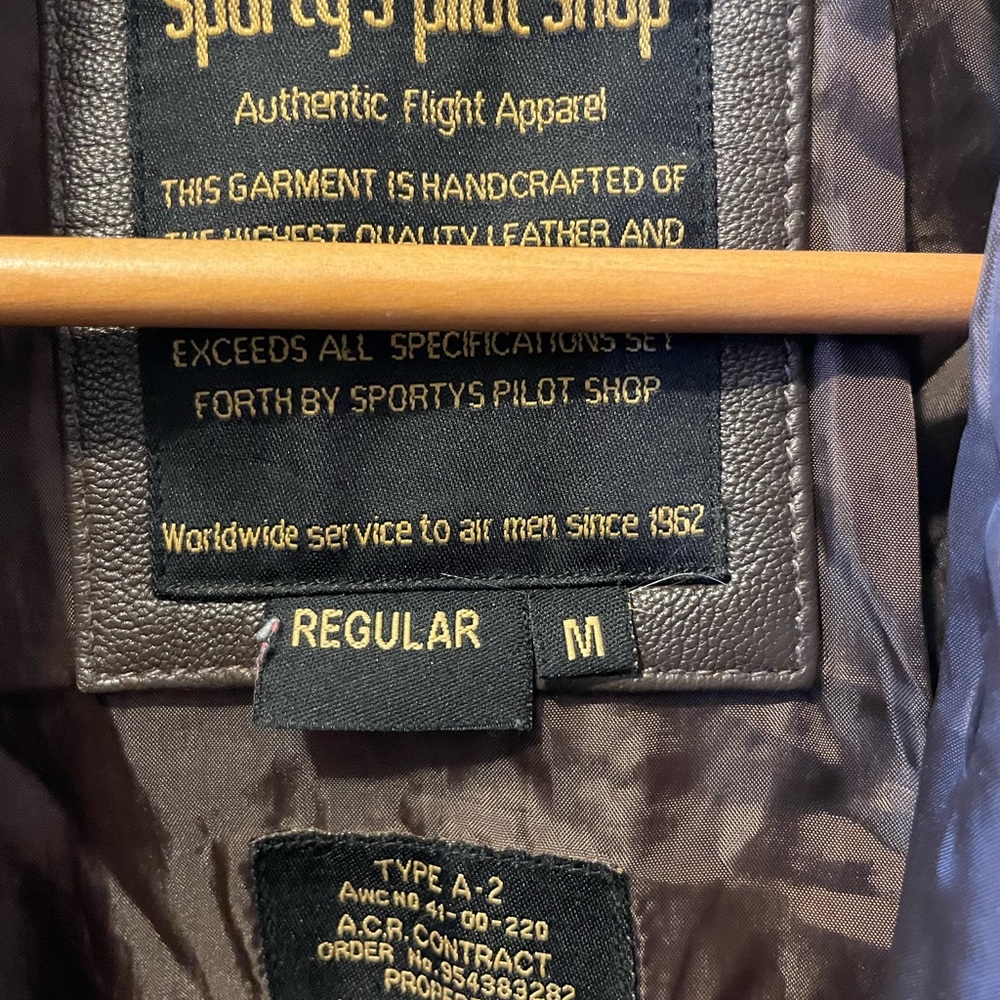 Sporty’s Pilot Leather Bomber - Picture 5 of 11